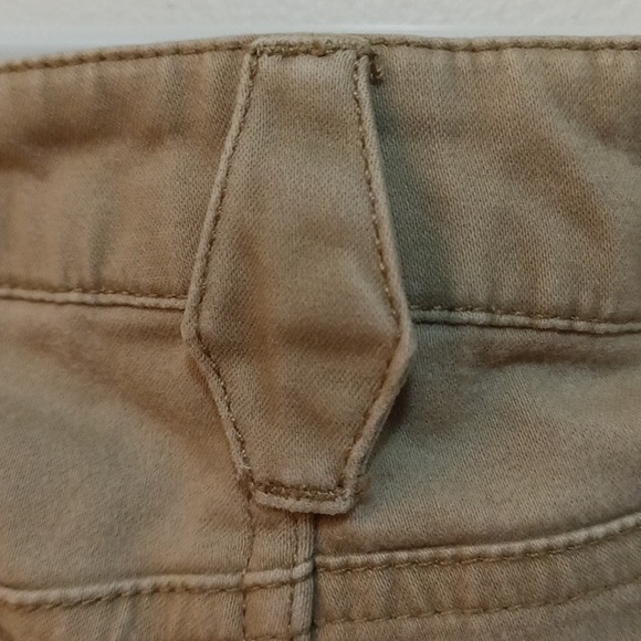 Volcom khaki shorts with detail accents and embroidery - Picture 5 of 6